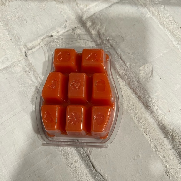 Scentsy scary good wax bar - Picture 2 of 2